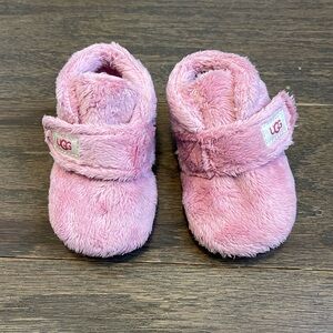 Ugg, baby booties, size 2/3 (6-12 months)